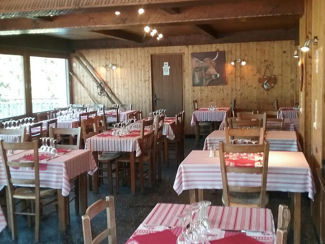 Hotel Restaurant Les Rosieres Манигод Екстериор снимка
